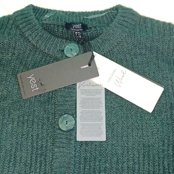 NEW WITH TAGS! Yest 10 Dark Forest Green Button Up Sweater (4455) - Picture 7 of 9
